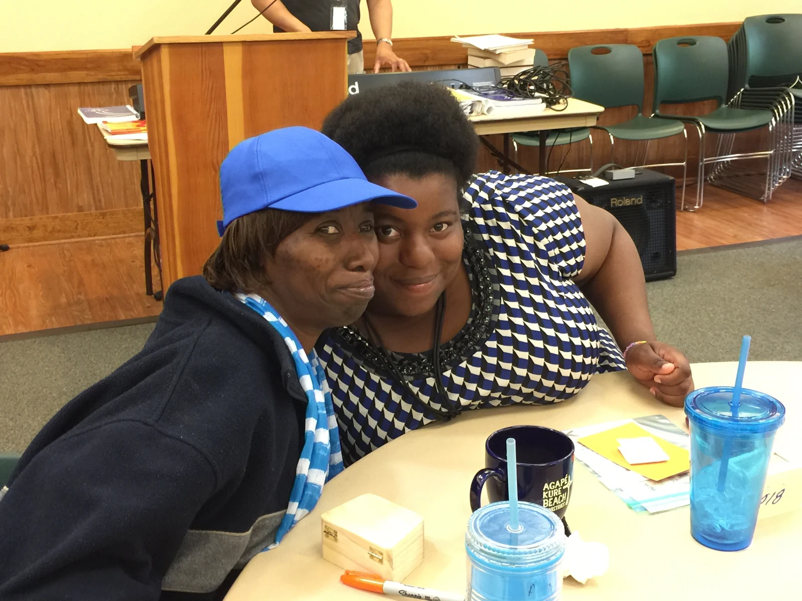Two participants enjoying a meal together at a HEC retreat